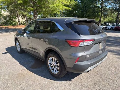 Used 2021 Ford Escape SE w/ Convenience Package FWD image 3