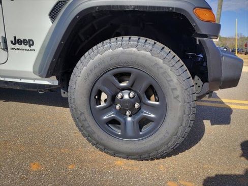 Certified 2024 Jeep Wrangler Sport image 11