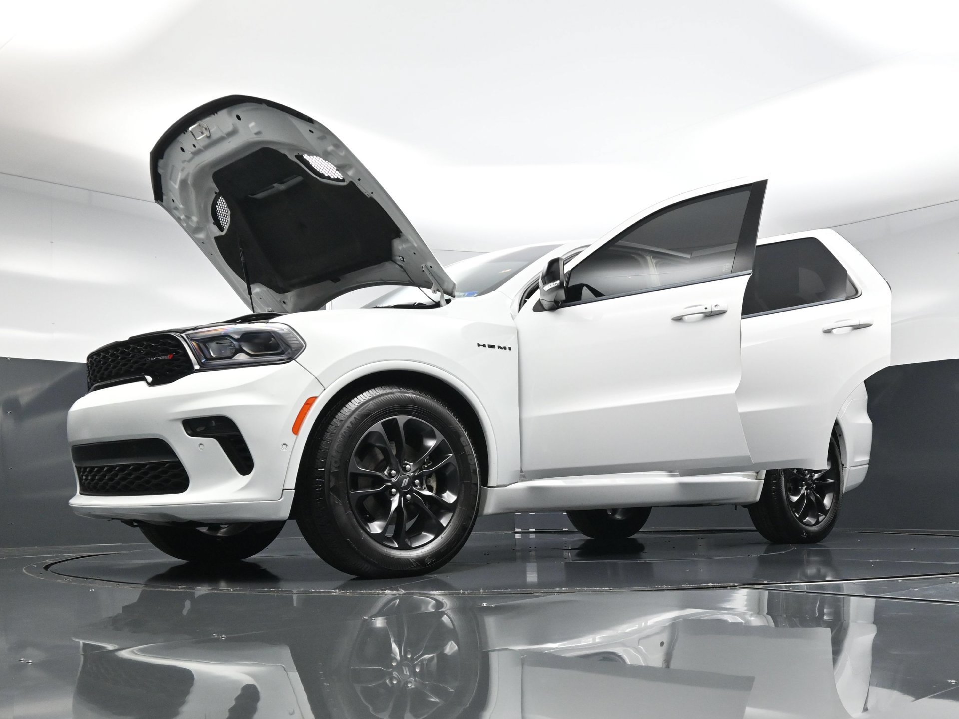 Used 2022 Dodge Durango R/T w/ Blacktop Package AWD/4WD image 81
