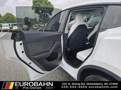 Used 2023 Tesla Model Y Long Range AWD/4WD image 11