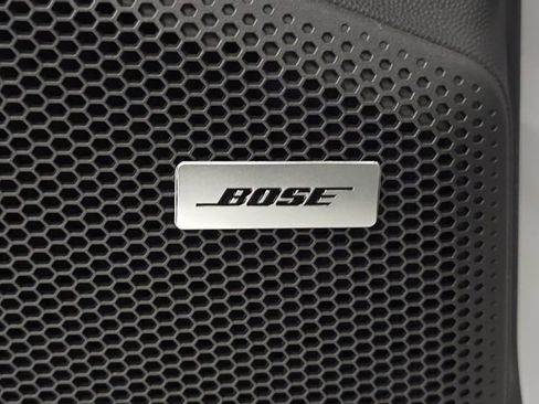 Certified 2025 Porsche Macan Electric image 18