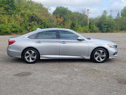 Used 2018 Honda Accord EX image 4