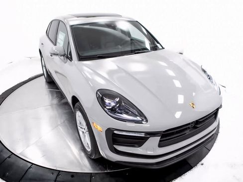 Certified 2025 Porsche Macan image 39