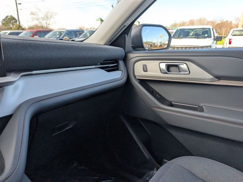 New 2026 Ford Explorer Active image 32