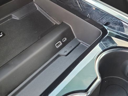 Used 2025 Chevrolet Tahoe High Country image 19