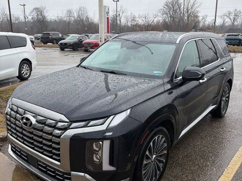 Used 2024 Hyundai Palisade Calligraphy image 2