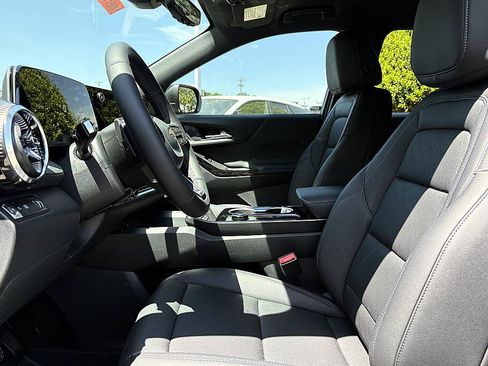 New 2026 Chevrolet Equinox LT w/ Convenience Package II FWD image 9