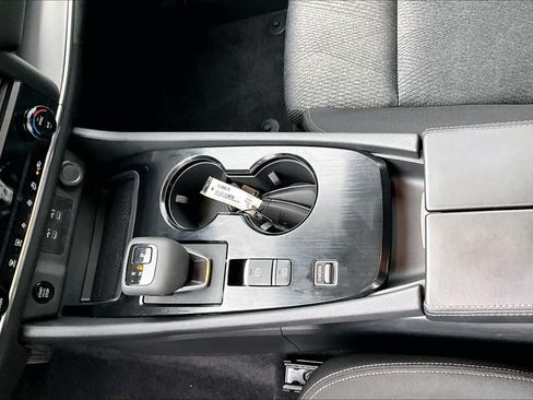 Certified 2025 Nissan Rogue SV FWD image 16