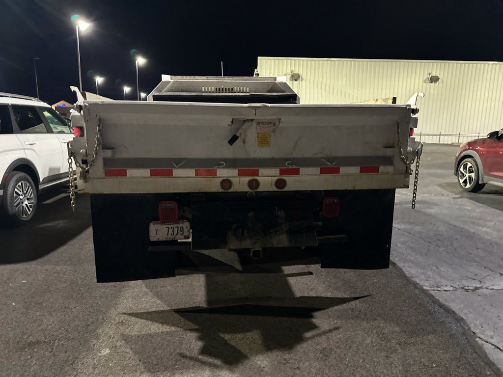 Used 2001 Ford F550 4x4 Regular Cab Super Duty image 4