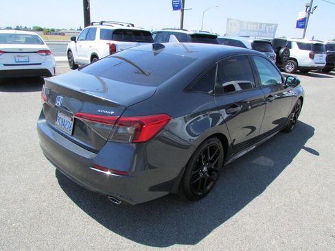 Used 2022 Honda Civic Sport image 6