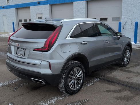 Used 2024 Cadillac XT4 Premium Luxury image 9