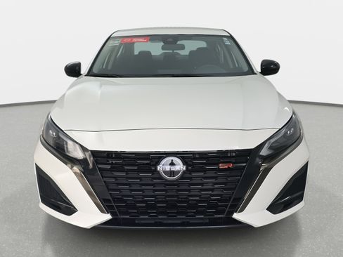 Certified 2023 Nissan Altima 2.5 SR image 2