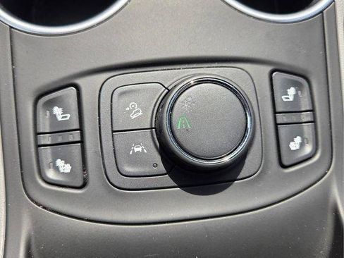 Used 2022 GMC Terrain SLE w/ Driver Convenience Package FWD image 24
