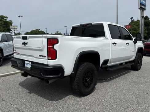 Used 2024 Chevrolet Silverado 2500 ZR2 w/ Technology Package AWD/4WD image 3