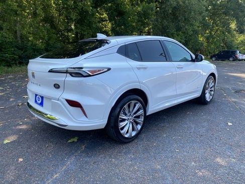 New 2025 Buick Envista Avenir image 7