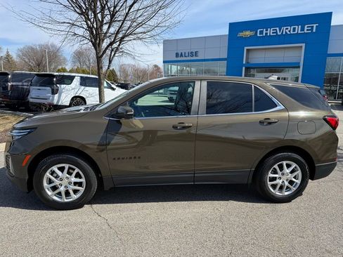 Used 2023 Chevrolet Equinox LT image 2