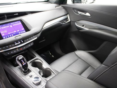 Certified 2022 Cadillac XT4 Premium Luxury w/ Enhanced Visibility Package image 25