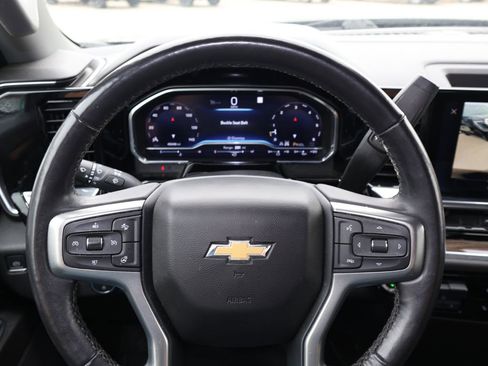 Used 2022 Chevrolet Silverado 1500 LT w/ Z71 Off-Road Package AWD/4WD image 16