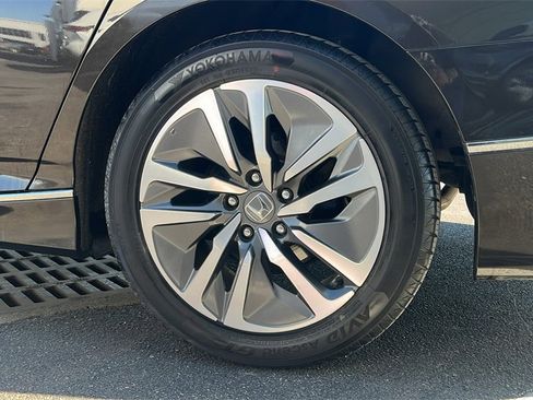 Used 2018 Honda Accord Touring image 41