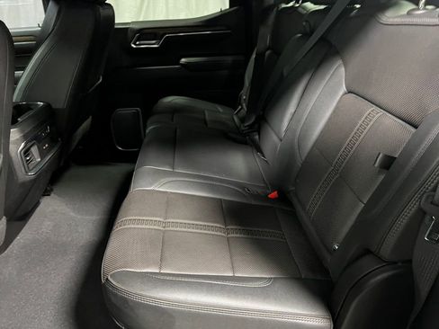 Used 2023 Chevrolet Silverado 1500 High Country image 21