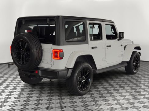 Used 2023 Jeep Wrangler Unlimited Sahara AWD/4WD image 9