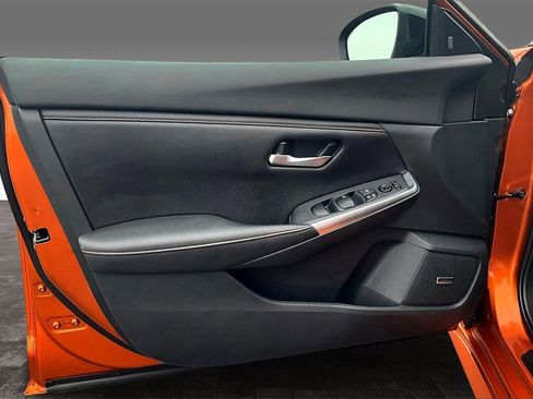 Used 2023 Nissan Sentra SR w/ SR Premium Package image 12