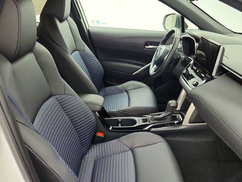Used 2024 Toyota Corolla Cross AWD Hybrid w/ Convenience Package image 23