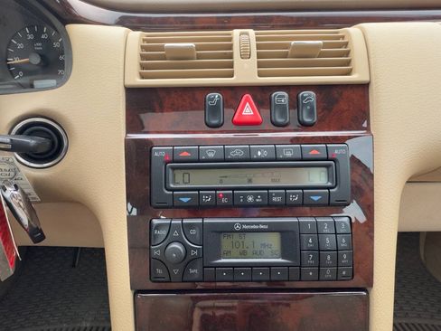 Used 2001 Mercedes-Benz E 320 Sedan image 18