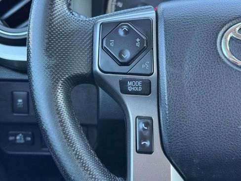 Used 2021 Toyota Tacoma SR5 AWD/4WD image 23