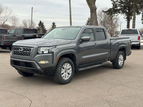Used 2022 Nissan Frontier SV image 4