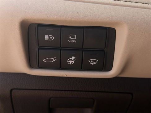 Used 2020 Toyota Highlander Limited image 20