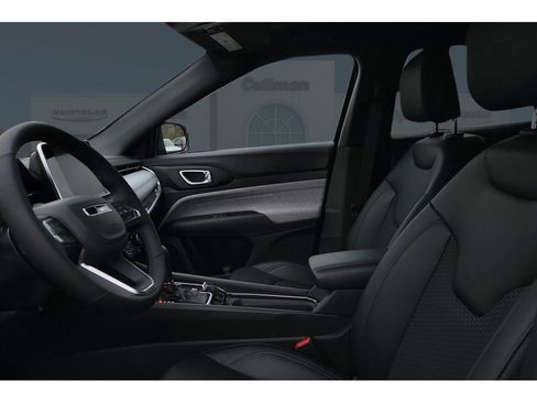 New 2026 Jeep Compass Latitude image 11