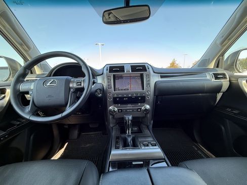 Used 2018 Lexus GX 460 w/ Navigation Package image 29