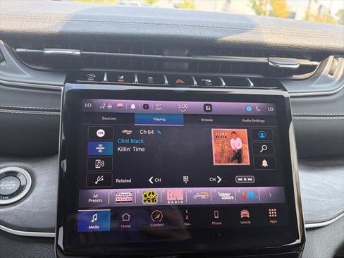 Certified 2023 Jeep Grand Cherokee Limited w/ Luxury Tech Group II AWD/4WD image 29