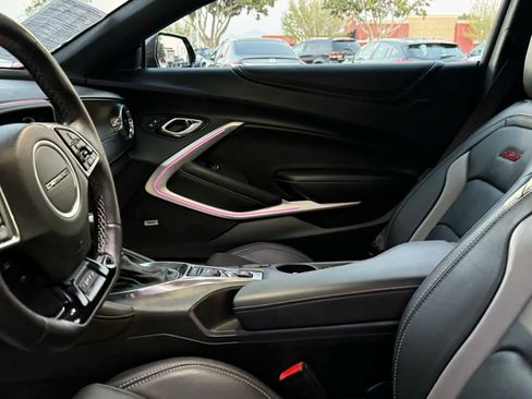 Used 2017 Chevrolet Camaro SS image 12
