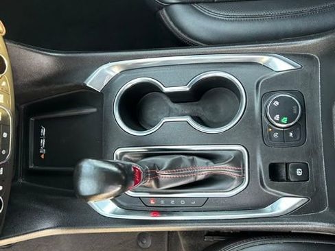 Used 2023 Chevrolet Traverse RS image 34