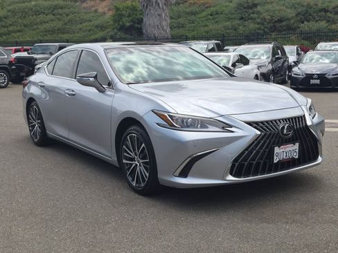 Used 2025 Lexus ES 350 w/ Premium Package FWD image 3
