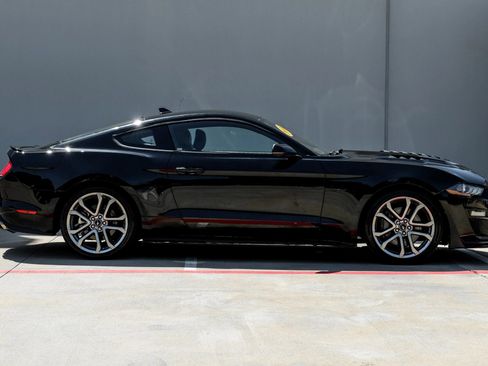 Used 2023 Ford Mustang GT Premium w/ Equipment Group 401A RWD image 9