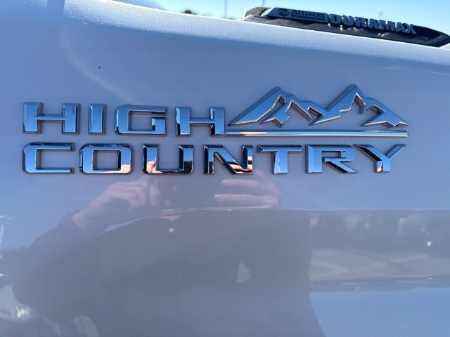 Used 2024 Chevrolet Silverado 2500 High Country w/ High Country Premium Package AWD/4WD image 13
