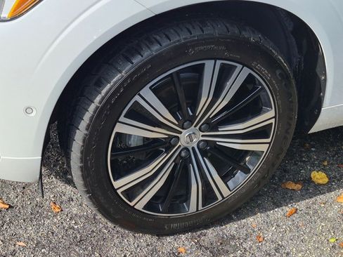Used 2022 Volvo XC60 B5 Inscription w/ Advanced Package FWD image 22