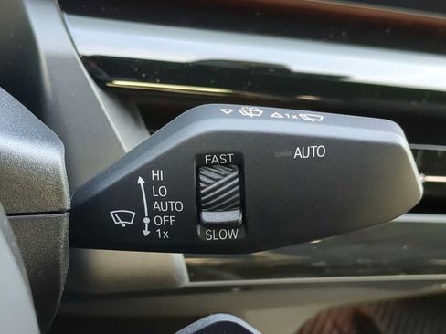 Used 2026 BMW 530i xDrive w/ M Sport Package AWD/4WD image 28