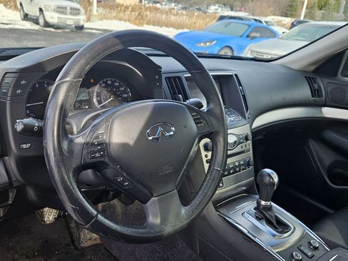 Used 2015 INFINITI Q40 AWD w/ Moonroof Package image 10