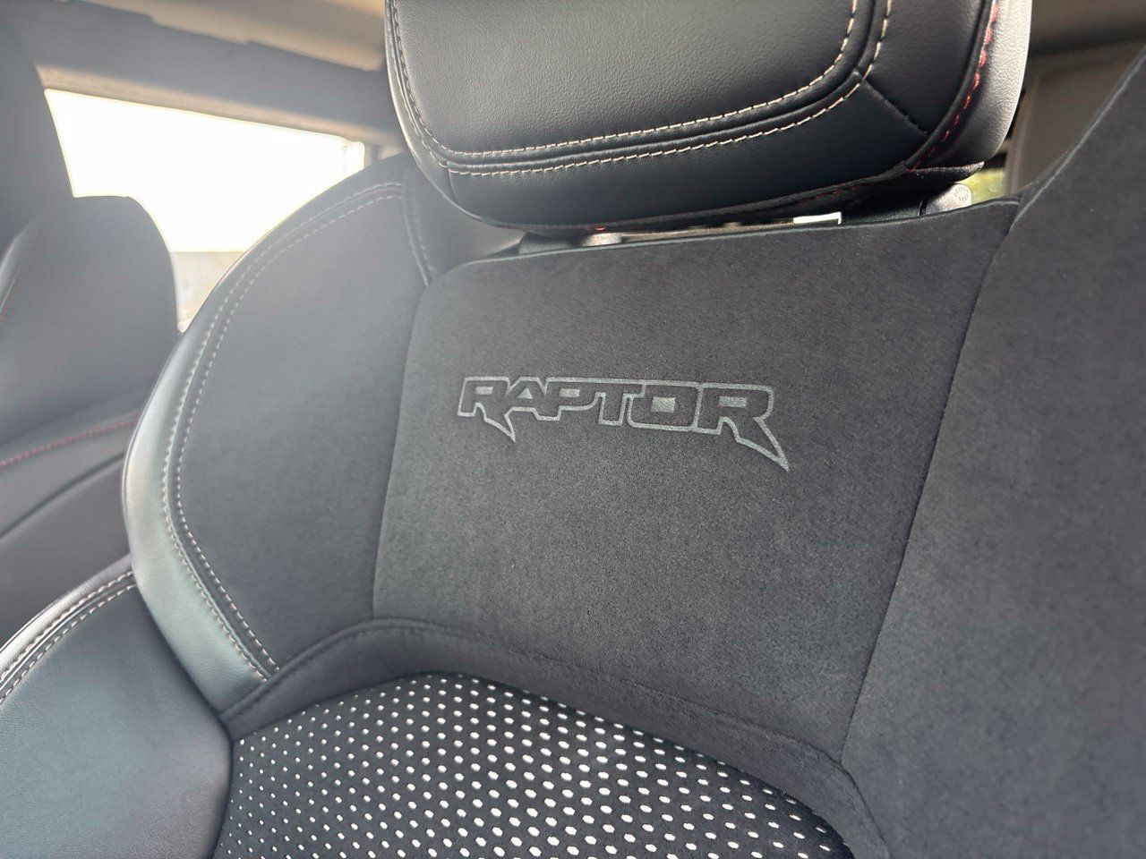 Used 2025 Ford Bronco Raptor AWD/4WD image 17