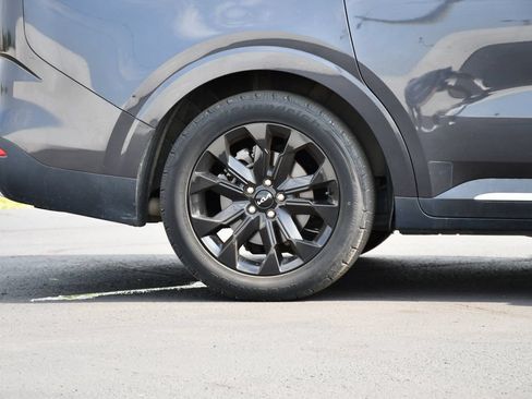 Used 2022 Kia Carnival SX Prestige FWD image 10