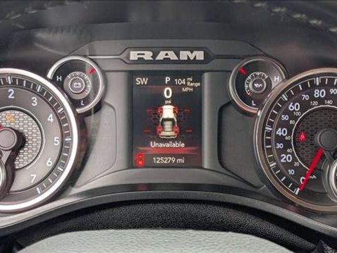 Used 2019 RAM 1500 Big Horn AWD/4WD image 14