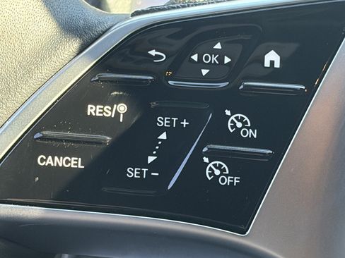 Certified 2025 Mercedes-Benz GLB 250 4MATIC image 19