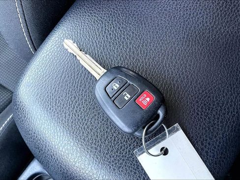 Used 2018 Toyota RAV4 XLE w/ All Weather Liner Package FWD image 26
