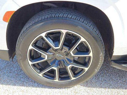 Used 2024 Chevrolet Tahoe RST w/ Luxury Package RWD image 12