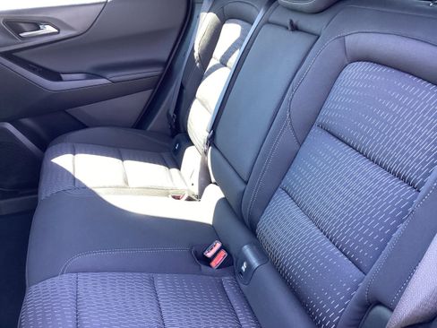 Used 2025 Chevrolet Equinox LT AWD/4WD image 13