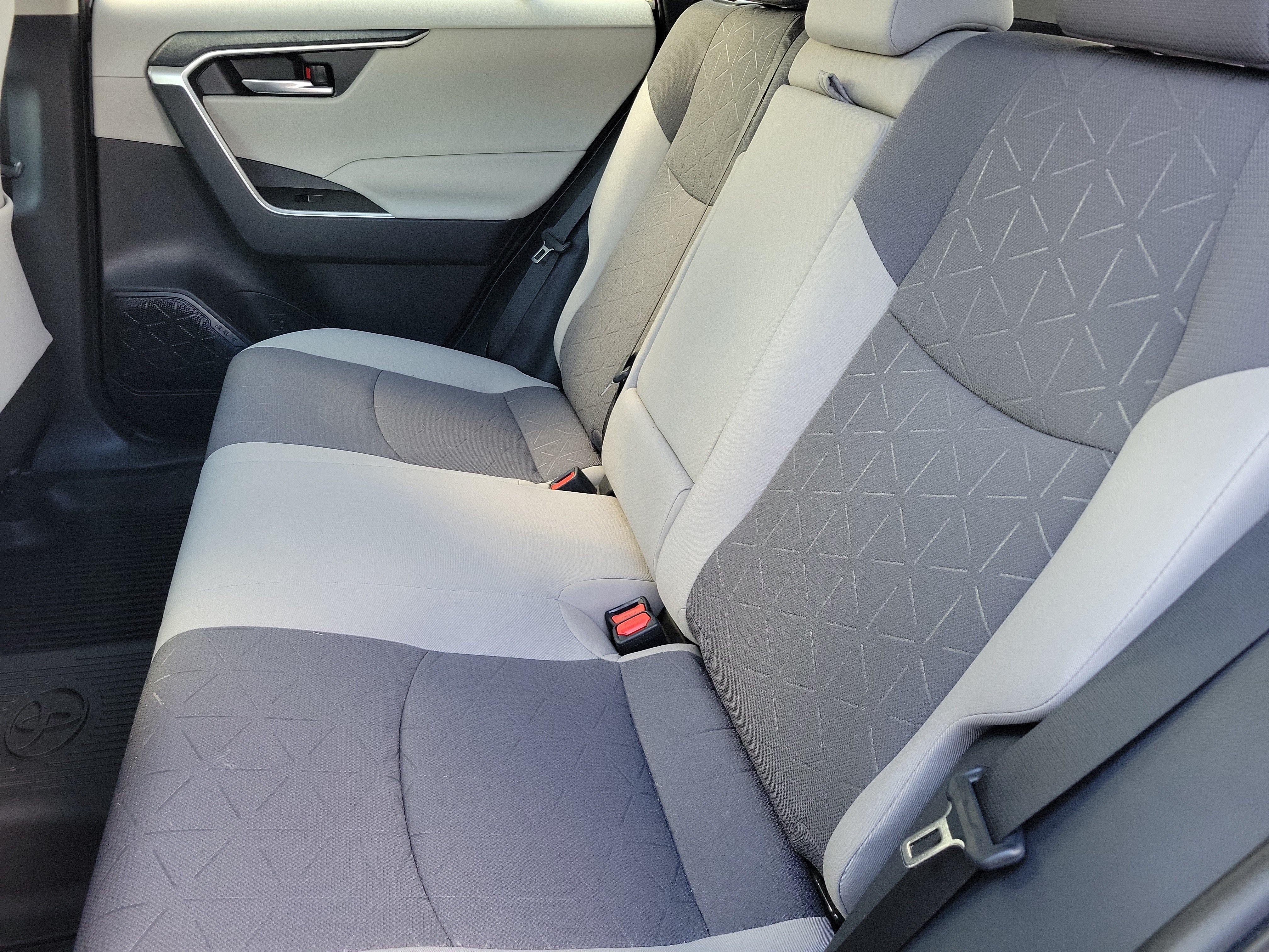 Used 2023 Toyota RAV4 XLE w/ Convenience Package FWD image 12